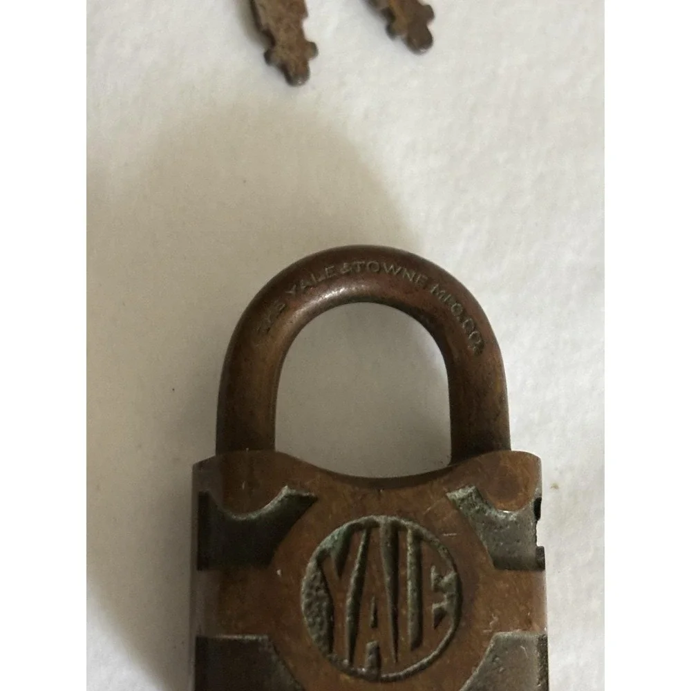 Lot Of 2 Vintage Padlock Yale & Towne Mfg Stamford CT Eagle Small Mini Brass Key